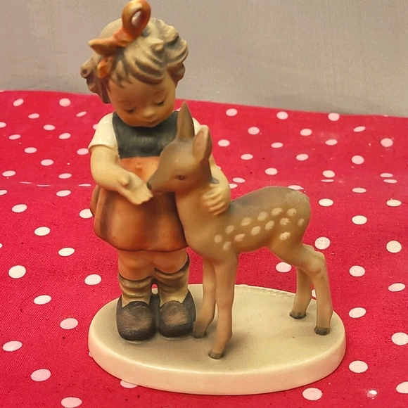 Vintage Rare hummel girl feeding a deer #136